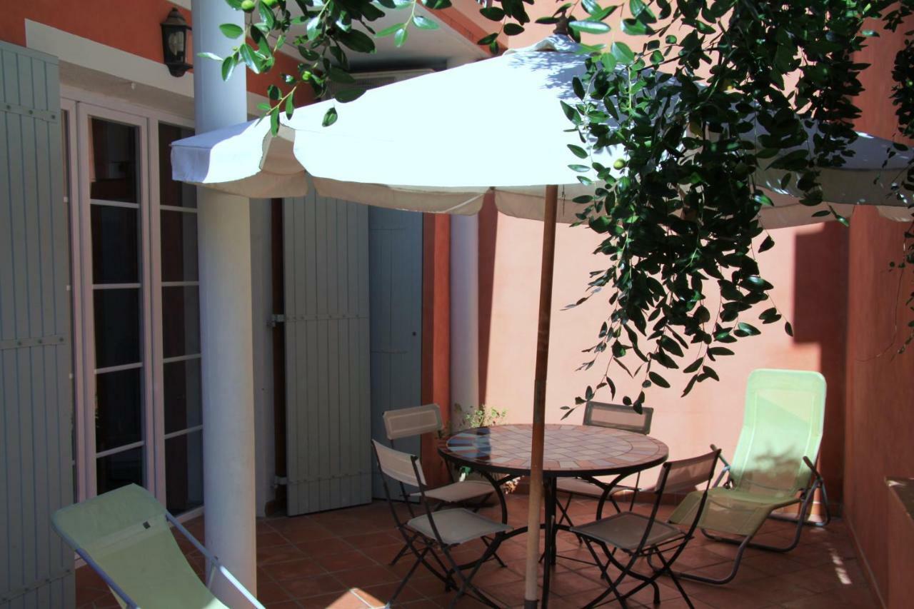 Appartement Avec Patio Et Garage Centre Ville Et Plage Sanary-sur-Mer Luaran gambar