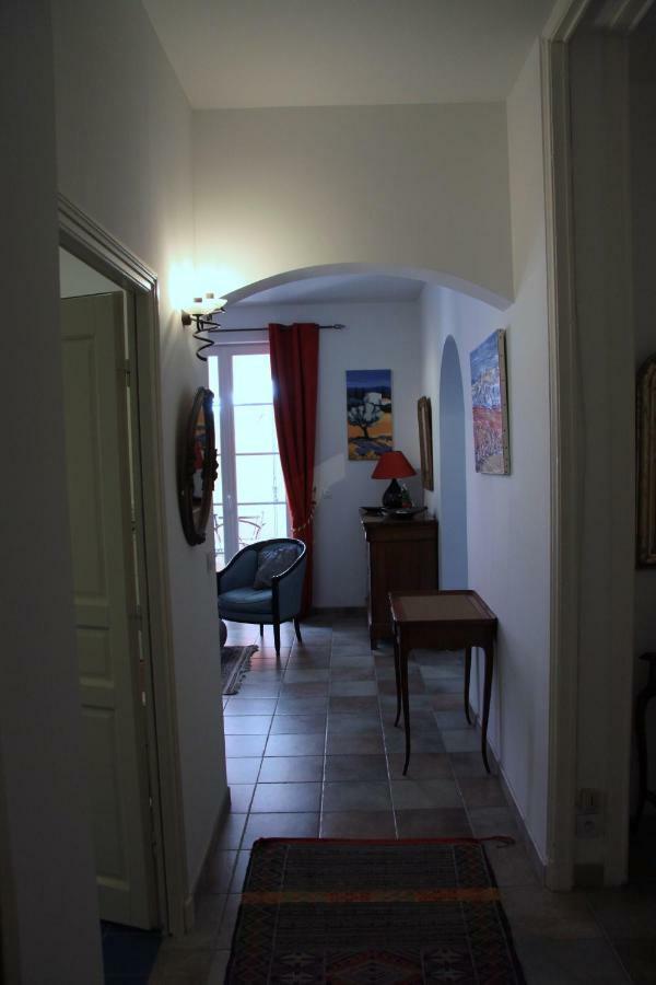 Appartement Avec Patio Et Garage Centre Ville Et Plage Sanary-sur-Mer Luaran gambar